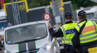 Mehrheit sieht Migrationspolitik der Regierung kritisch