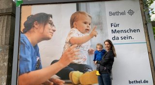 Dreijähriger Felix aus Minden gibt nicht auf - und macht auf Plakat anderen Mut
