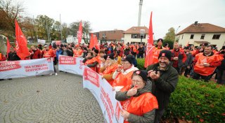 Warnstreik: IG Metall protestiert in Lübbecke