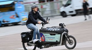 Der Buchbotschafter mit dem Lastenrad