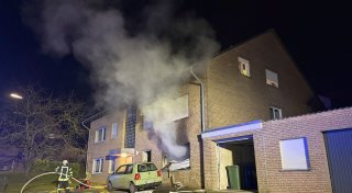 Zimmerbrand in Lichtenauer Mehrfamilienhaus verursacht 100.000 Euro Schaden