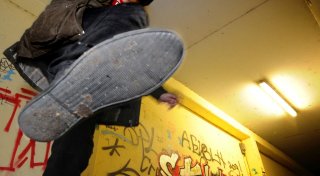 Große Schlägerei in Bielefeld: Jugendgang tritt 14-Jährigen bewusstlos