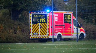 Schock in der 3. Spielminute: Bielefelder Fußballer schwer verletzt