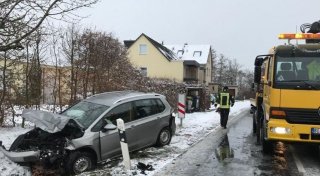 Schneefall sorgt für rutschige Straßen: Erster Glätteunfall in Bielefeld
