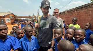 Ex-Fußballprofi Arne Friedrich aus Bad Oeynhausen hilft Kindern in Ruanda