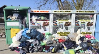 Kleider-Container in Gütersloh vor dem Aus - sind wir einfach zu bequem geworden?