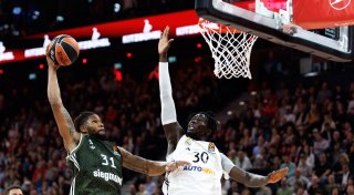 Bayern-Basketballer mit sportlichem Signal und Technik-Frust