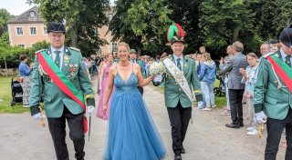 Schützen in Rheder feiern ein Jubiläumsfest vor idealer Kulisse