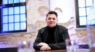 Mälzer und Jamie Oliver kochen - «emotionalste Staffel»
