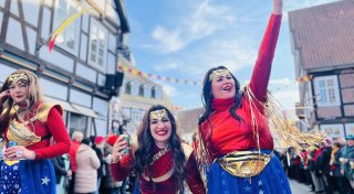 Außergewöhnlicher Moment im Kreis Gütersloh - Karneval rührt plötzlich zu Tränen