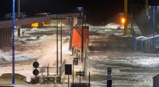 Sturm sorgt für Schäden im Norden und bringt Wassermassen
