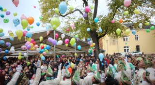 Sängerin Frenzy bringt Malle-Party zum Steinheimer Karneval