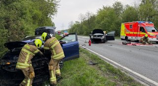 Zwei Verletzte nach Unfall auf B64 im Berufsverkehr in Paderborn