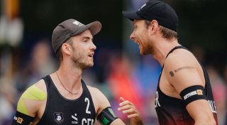 Beach-Duos feiern Coup: Deutsche Männer im WM-Viertelfinale
