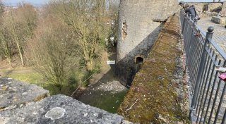 Architektin fassungslos: Großes Loch klafft plötzlich in Bielefelder Sparrenburg