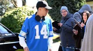 Vor Italien-Kracher: Musiala kommt im Trikot von NFL-Star
