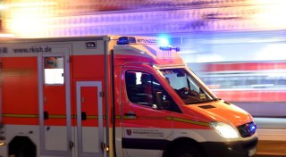 Grundschülerin wird auf Schulweg von Bus erfasst und stirbt