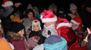 Der Weihnachtsmarkt Bad Holzhausen findet dieses Jahr wieder im Kurpark statt