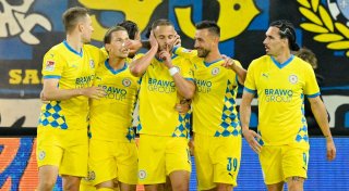 Sieg in Saarbrücken: Braunschweig vor Zweitliga-Verbleib