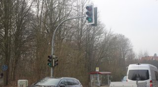 Störung an einziger Ampel über die Hiddenhauser Straße außerorts von Enger