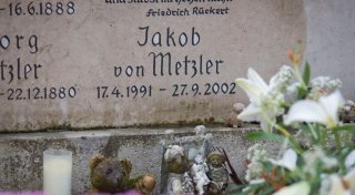 Kindermörder bleibt in Haft