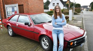 Wie ein Ferrari: 54-Jährige aus dem Kreis Gütersloh fährt legendären Promi-Schlitten