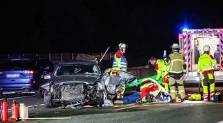 Zwei Menschen bei Unfall auf A3 bei Solingen verletzt