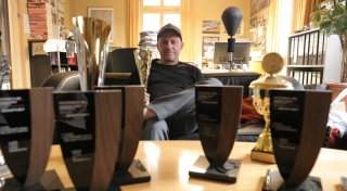 Vom Gerichtssaal auf die Rennstrecke: Herforder Anwalt gewinnt mit Porsche große Preise