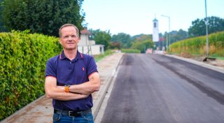 Hiddenhauser ist sauer: Plötzlich liegt die Straße vor dem Haus 25 Zentimeter höher