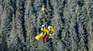 Skirennfahrer Schramm verletzt sich in Kitzbühel schwer