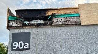 Bielefelder Feuerwehr bekommt Dachbrand mit neuem Löschgerät schnell unter Kontrolle