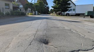 Schlagloch-Ärger in Löhne: Ist eine neue Asphaltdecke in Obernbeck die Lösung?