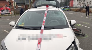 Unfall in Bielefeld: Radfahrerin wird von Auto erfasst