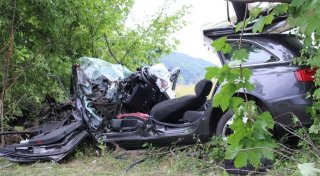 Hiller bei Unfall in Hüllhorst im Auto eingeklemmt und schwer verletzt