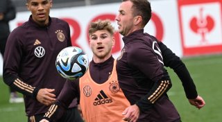 Einer sitzt, einer glänzt: Was Werner von Götze lernen kann
