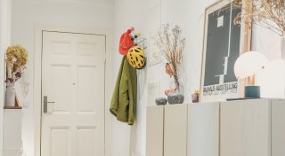 Möbel für den Flur: Tipps für enge Räume und mehr Stauraum
