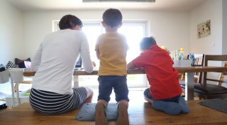 Früh reden hilft: Wie Eltern Kinder über Sex aufklären