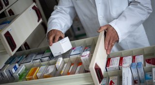 Gütersloher Apotheker warnen vor Medikamentenmangel - lange Wartezeiten für Patienten