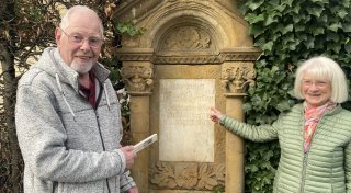 Grabstein verrät viel über die Geschichte einer Familie aus Lippe