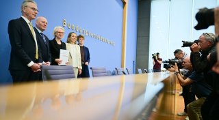 Wirtschaftsweise senken Prognose - Last für neue Koalition