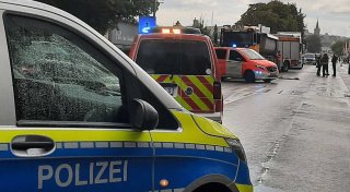 Junge Mutter schwebt nach Unfall auf B7 bei Warburg weiterhin in Lebensgefahr