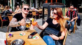 Restaurant-Besitzer im Kreis Gütersloh sauer über neue Kosten: Wirt schaltet Anwalt ein