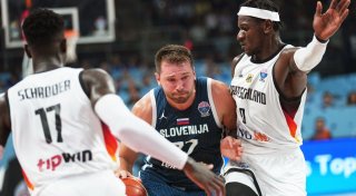 Großes Comeback gegen Doncic: Basketballer im EM-Halbfinale