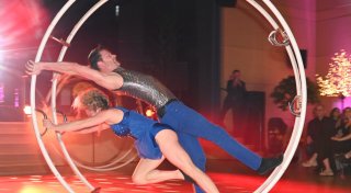 Rhönrad-Akrobatik-Show beim Handwerkerball in Höxter