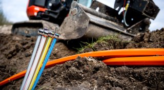 In Warburg wird am Highspeed-Internet gebaggert - über Feiertage werden Baugruben geschlossen