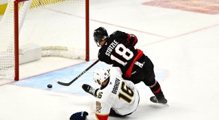 Stützle startet mit Doppelpack in neue NHL-Saison