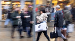 Verbraucher laut Studie wieder etwas optimistischer