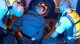 Bewaffneter Überfall auf Tankstelle und Wettbüro: Polizei Bielefeld nimmt Räuber fest