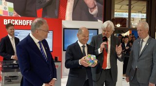 Hannover Messe 2025: Bundeskanzler Scholz besucht Verler Unternehmen Beckhoff