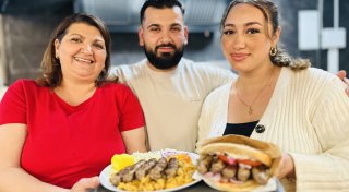 Serbische Küche in Bielefeld: „Balkan Authentic“ eröffnet im Harms-Markt